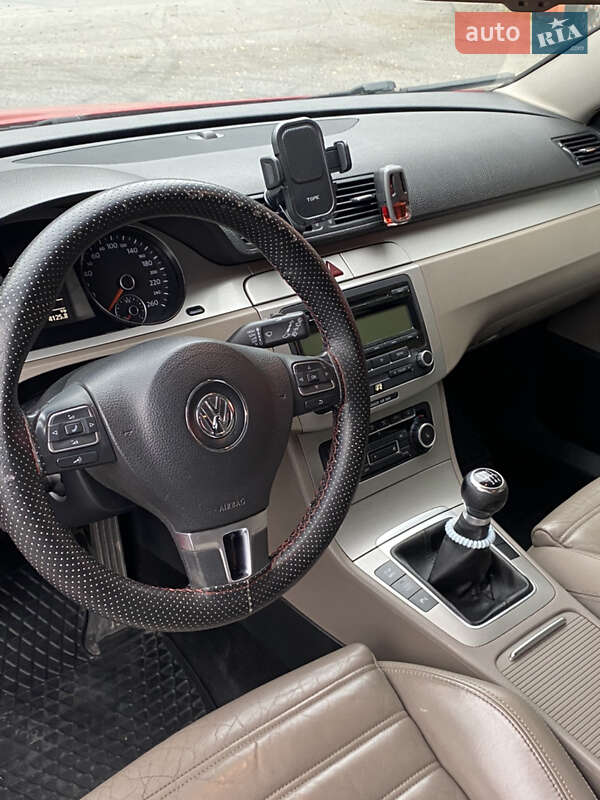 Универсал Volkswagen Passat 2010 в Виннице