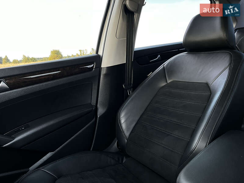 Седан Volkswagen Passat 2013 в Димері фото 35 Седан Volkswagen Passat 2013 в Димері