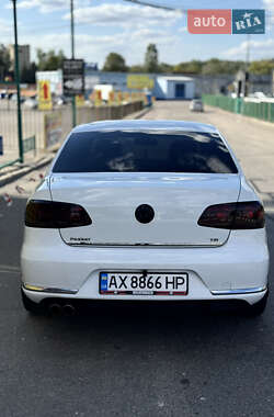 Седан Volkswagen Passat 2011 в Харкові