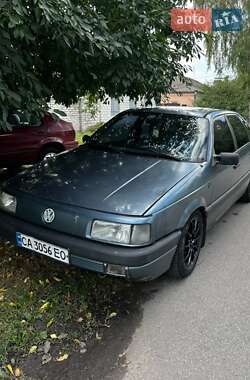 Седан Volkswagen Passat 1989 в Золотоноше