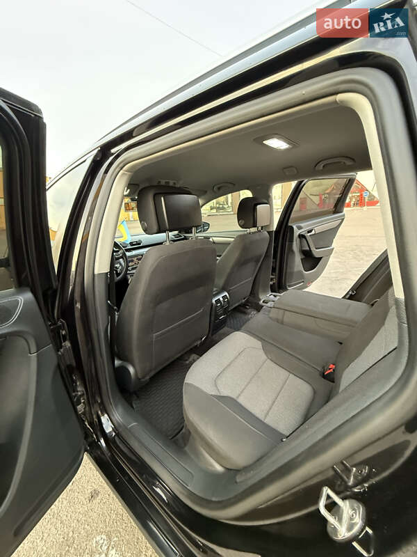 Универсал Volkswagen Passat 2014 в Житомире