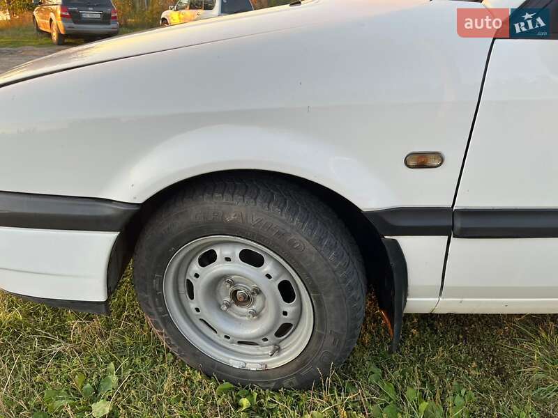 Седан Volkswagen Passat 1995 в Глухове фото 4 Седан Volkswagen Passat 1995 в Глухове