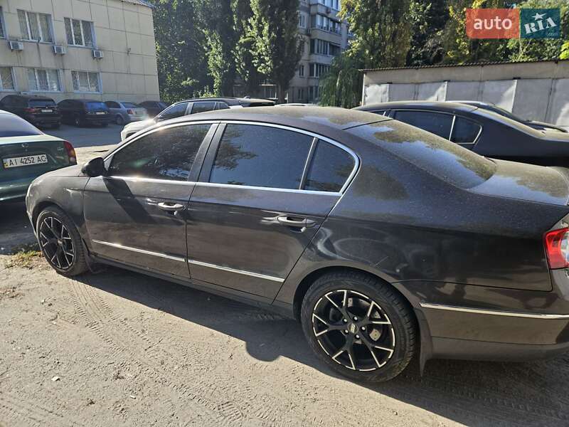 Седан Volkswagen Passat 2008 в Києві