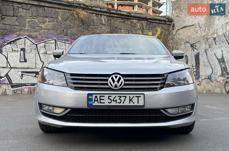 Седан Volkswagen Passat 2015 в Дніпрі