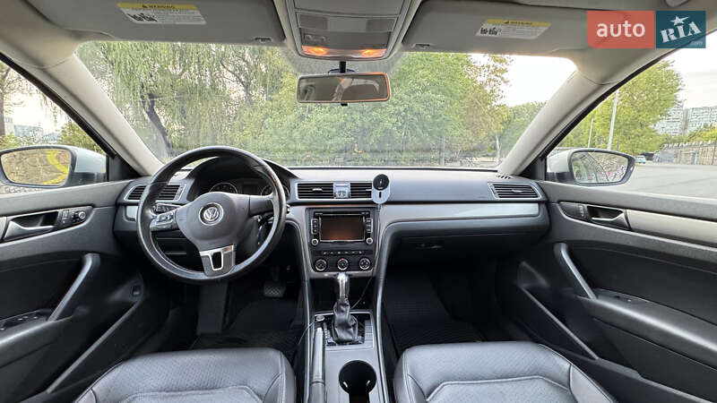 Седан Volkswagen Passat 2015 в Дніпрі