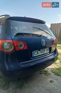 Универсал Volkswagen Passat 2005 в Ирклиеве