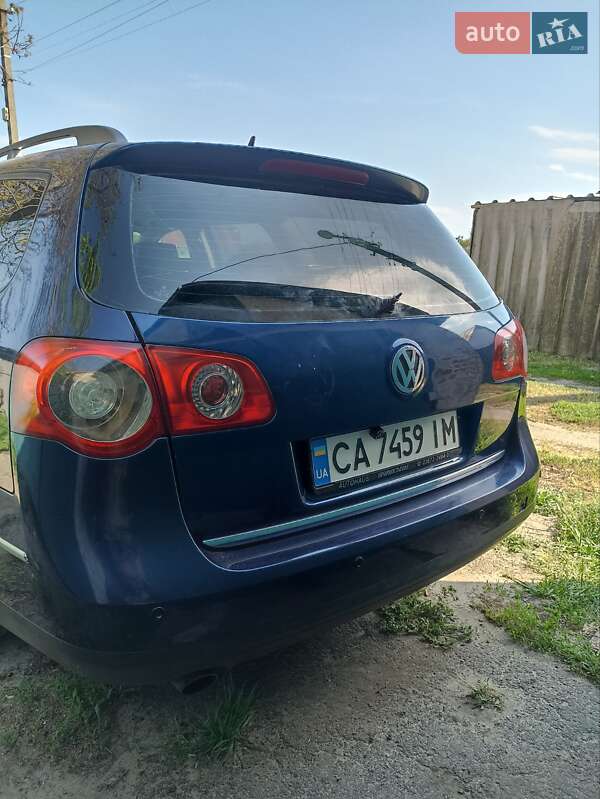 Универсал Volkswagen Passat 2005 в Ирклиеве