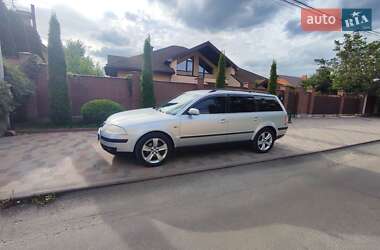 Універсал Volkswagen Passat 2003 в Києві