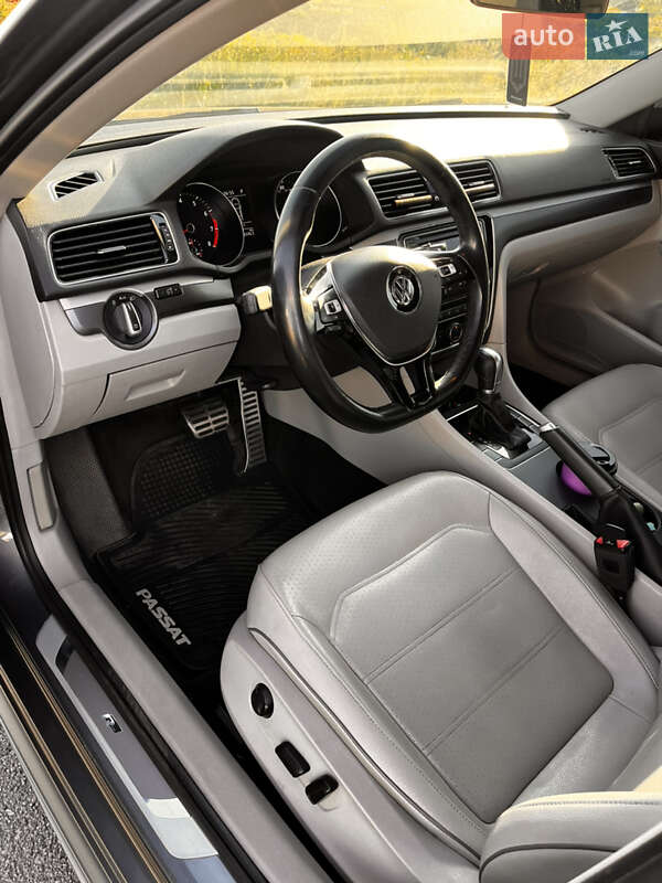 Седан Volkswagen Passat 2017 в Києві
