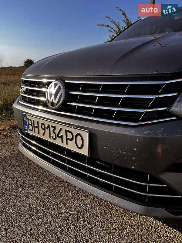 Седан Volkswagen Passat 2017 в Києві