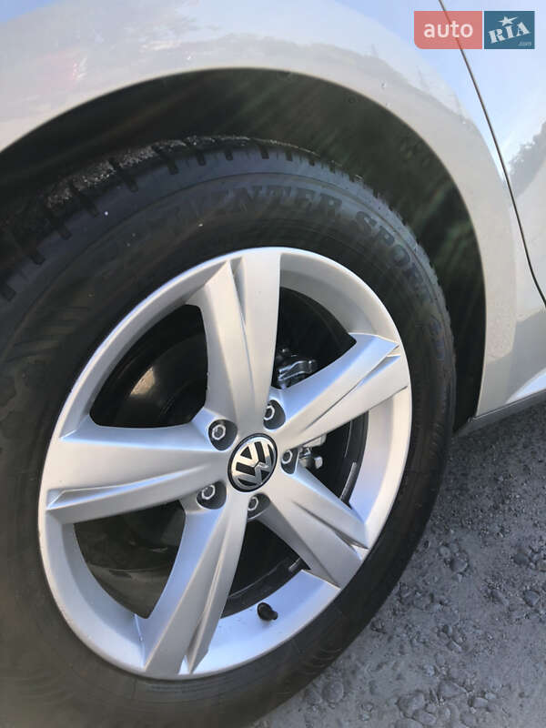 Седан Volkswagen Passat 2013 в Полтаві