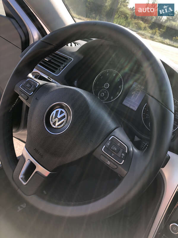 Седан Volkswagen Passat 2013 в Полтаві