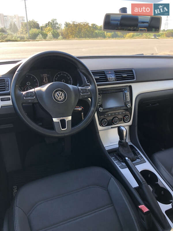 Седан Volkswagen Passat 2013 в Полтаві