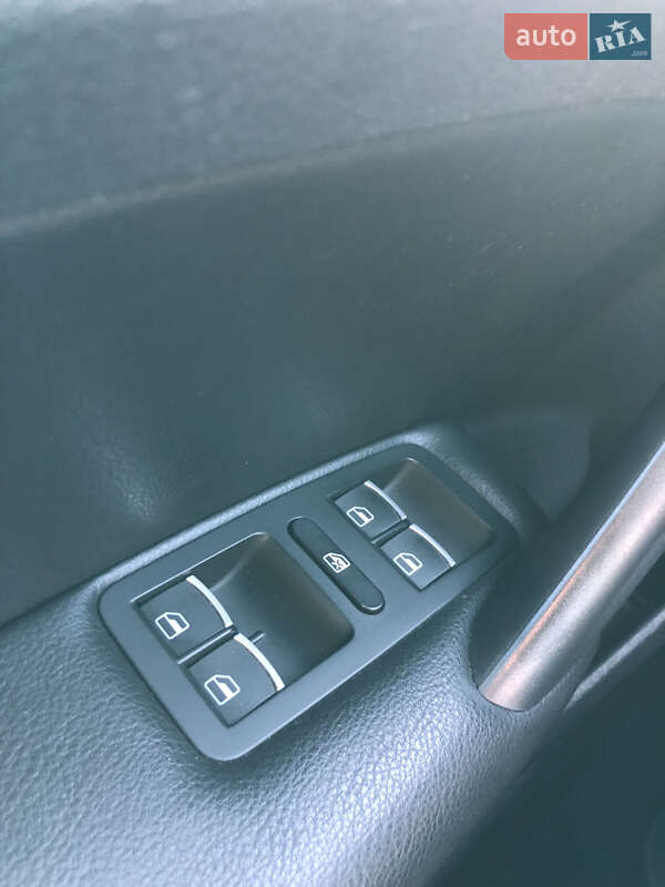 Седан Volkswagen Passat 2013 в Полтаві