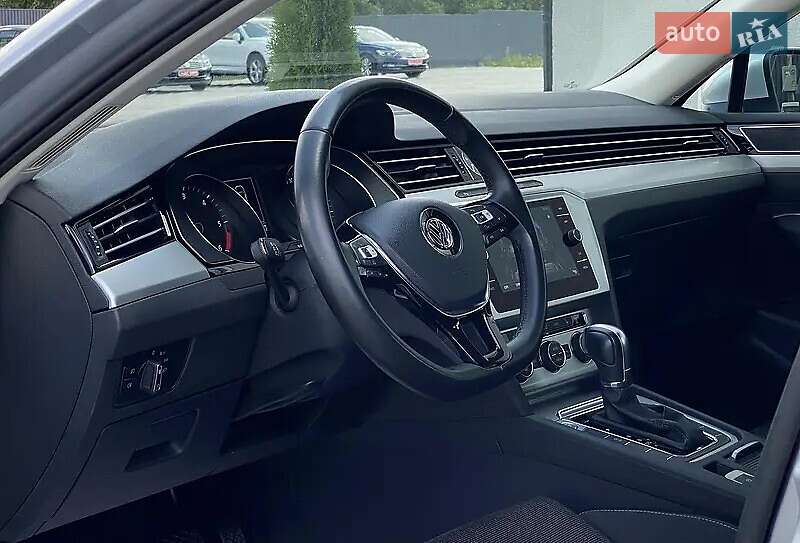 Универсал Volkswagen Passat 2017 в Сарнах