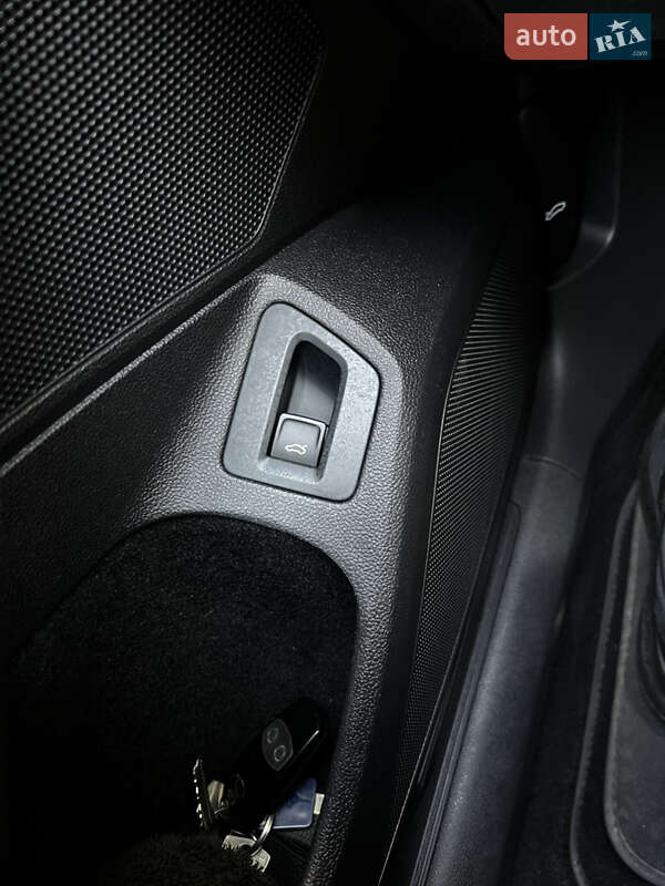 Универсал Volkswagen Passat 2022 в Луцке фото 18 Универсал Volkswagen Passat 2022 в Луцке