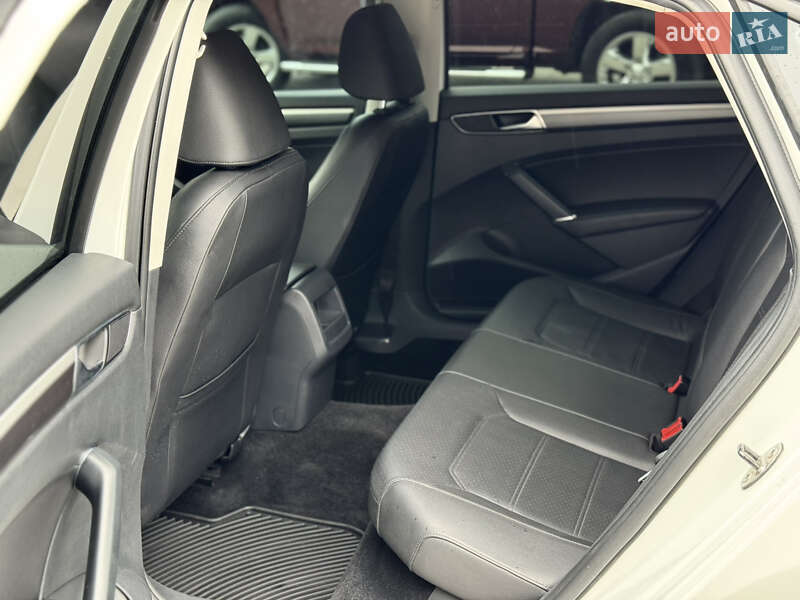 Седан Volkswagen Passat 2017 в Виннице