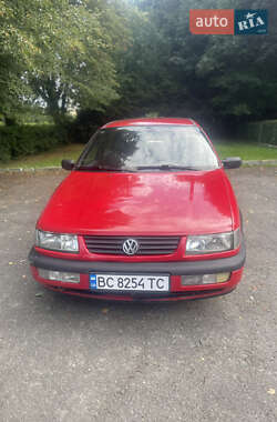 Седан Volkswagen Passat 1995 в 