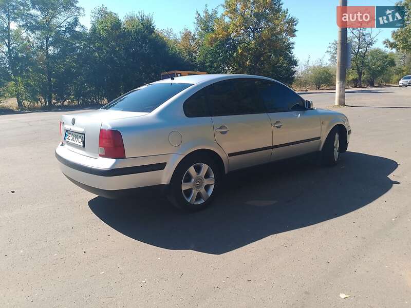 Седан Volkswagen Passat 1999 в Первомайске