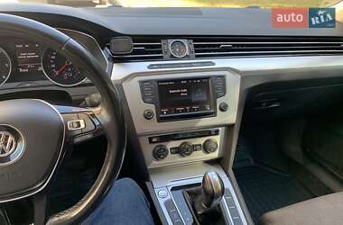 Универсал Volkswagen Passat 2016 в Киеве