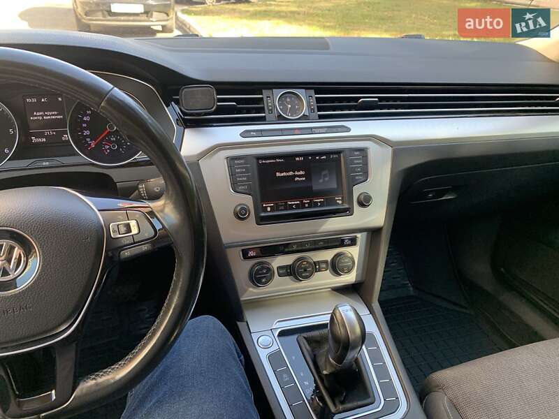 Універсал Volkswagen Passat 2016 в Києві