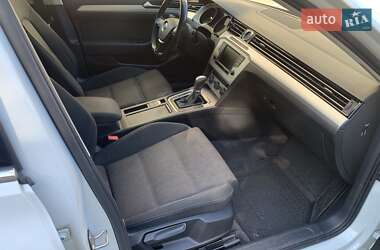 Универсал Volkswagen Passat 2016 в Киеве