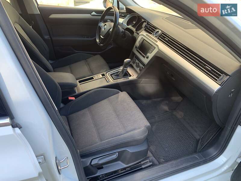 Універсал Volkswagen Passat 2016 в Києві