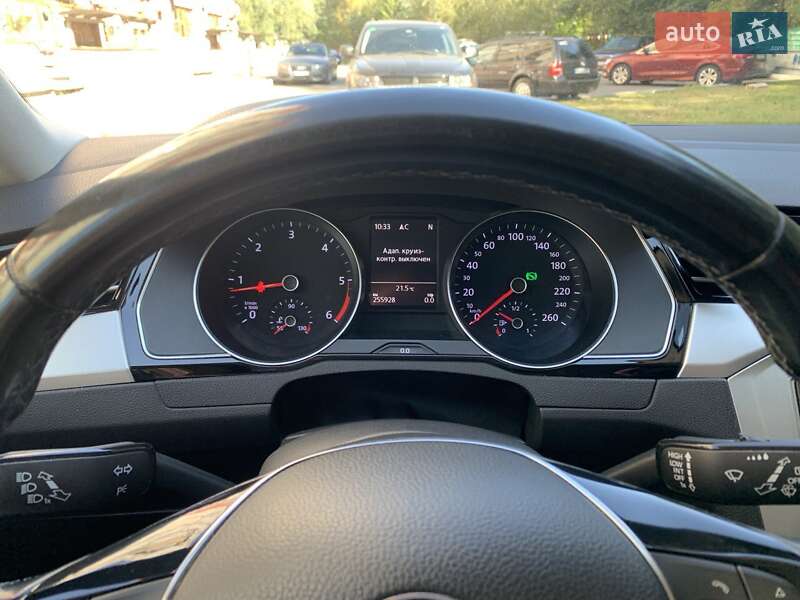 Універсал Volkswagen Passat 2016 в Києві