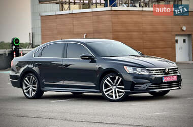 Седан Volkswagen Passat 2016 в Києві