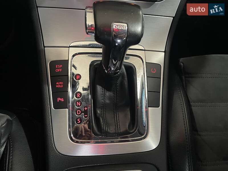 Седан Volkswagen Passat 2010 в Киеве