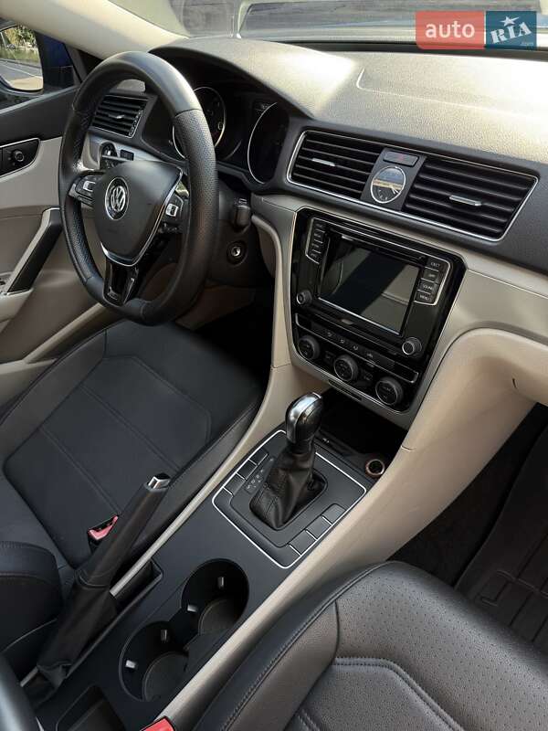 Седан Volkswagen Passat 2017 в Киеве