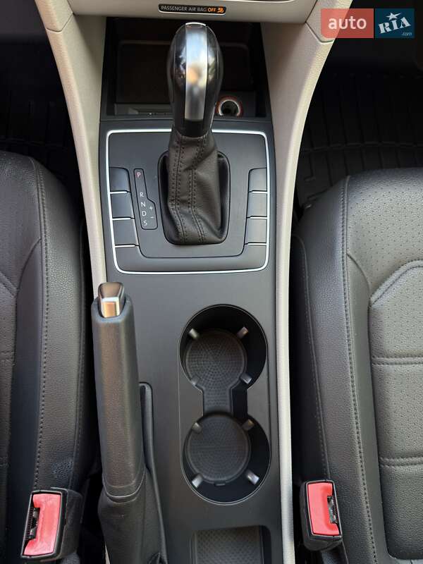 Седан Volkswagen Passat 2017 в Киеве