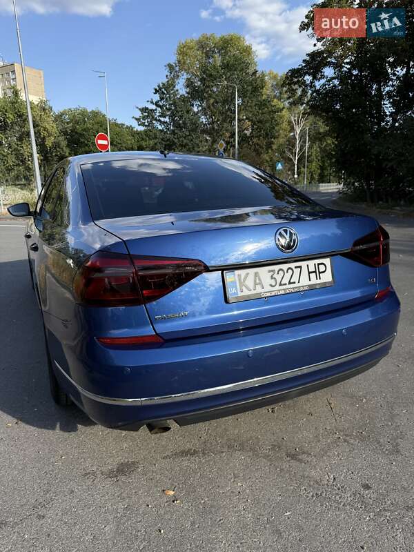 Седан Volkswagen Passat 2017 в Киеве