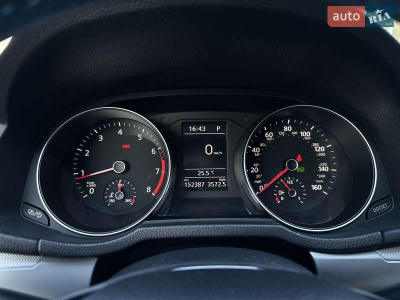 Седан Volkswagen Passat 2017 в Киеве