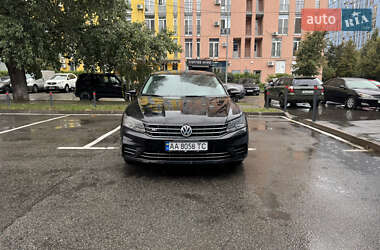Седан Volkswagen Passat 2016 в Киеве