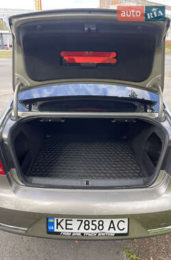 Седан Volkswagen Passat 2012 в 