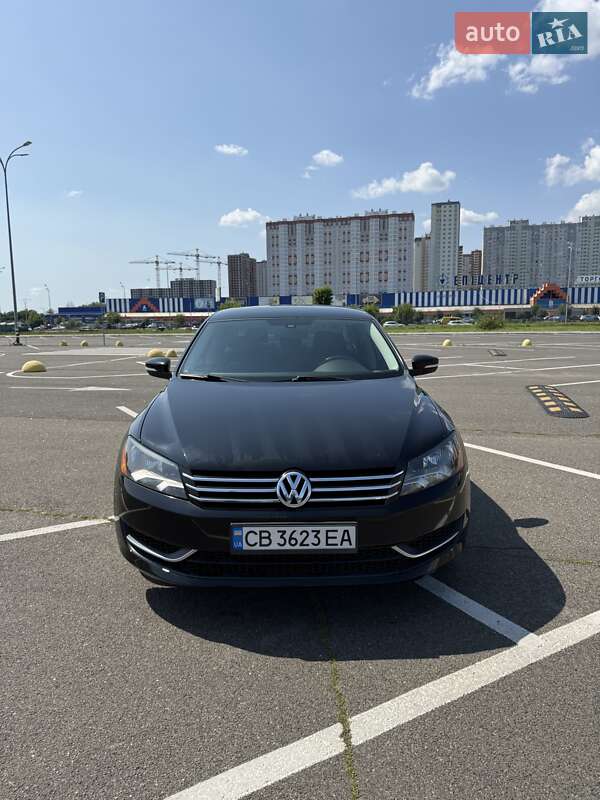 Седан Volkswagen Passat 2012 в Киеве