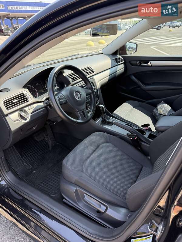 Седан Volkswagen Passat 2012 в Киеве