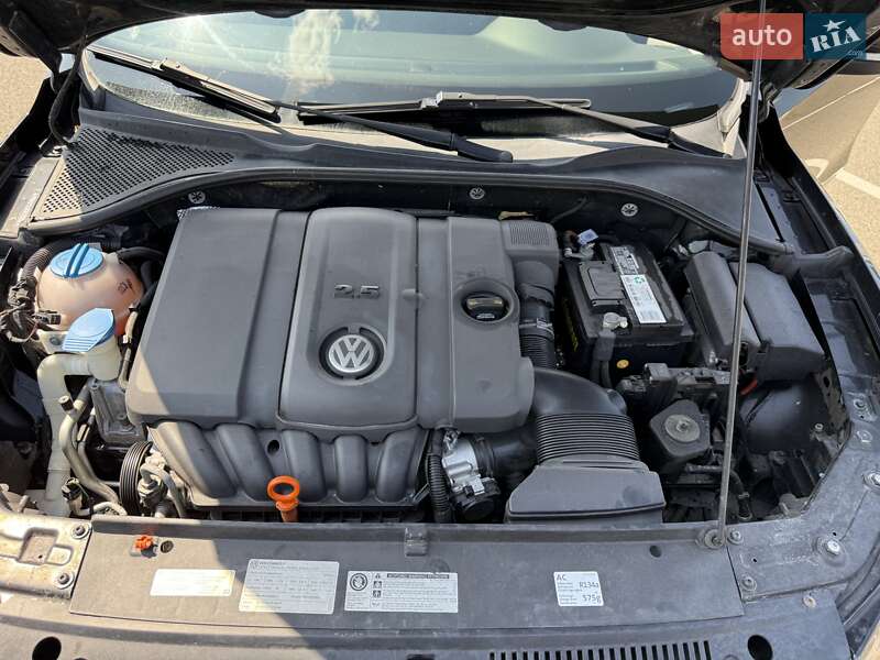 Седан Volkswagen Passat 2012 в Киеве
