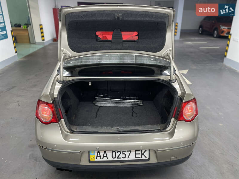 Седан Volkswagen Passat 2007 в Киеве