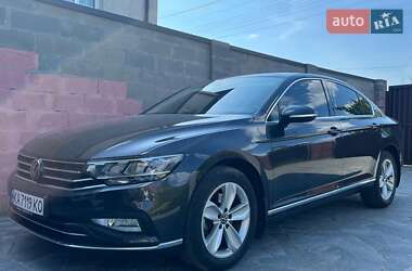 Седан Volkswagen Passat 2021 в Києві