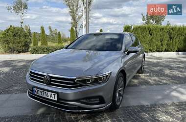 Седан Volkswagen Passat 2020 в Дніпрі