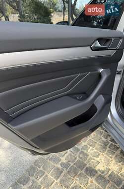 Седан Volkswagen Passat 2020 в 
