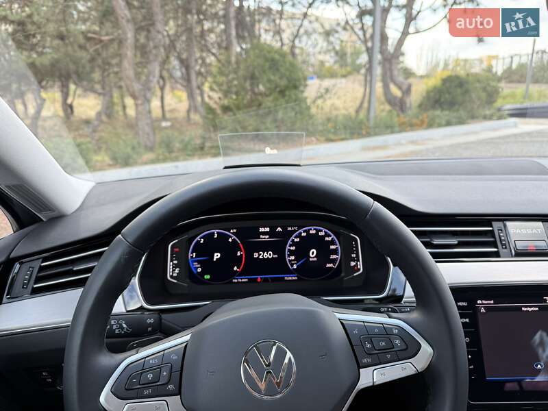 Седан Volkswagen Passat 2020 в Днепре