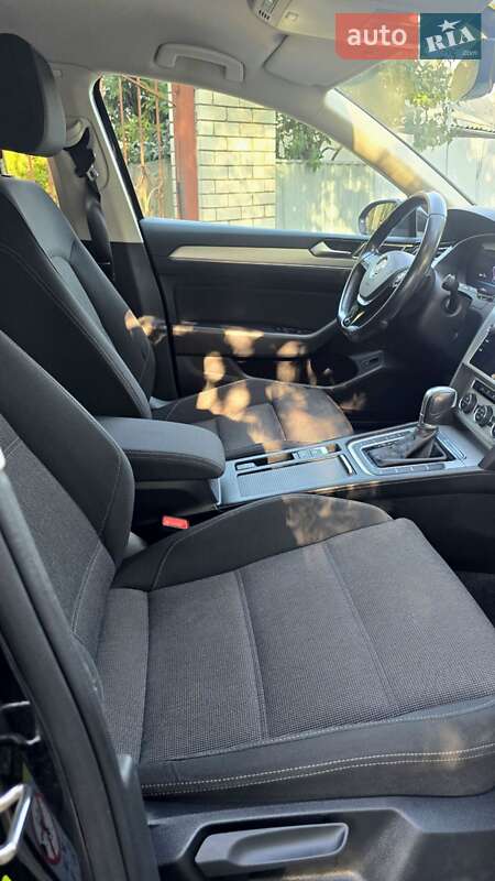 Універсал Volkswagen Passat 2018 в Дніпрі