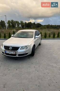 Седан Volkswagen Passat 2008 в Золочеве