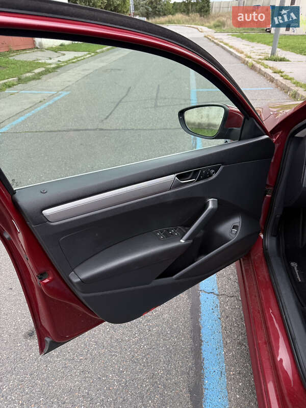 Седан Volkswagen Passat 2016 в Иршаве