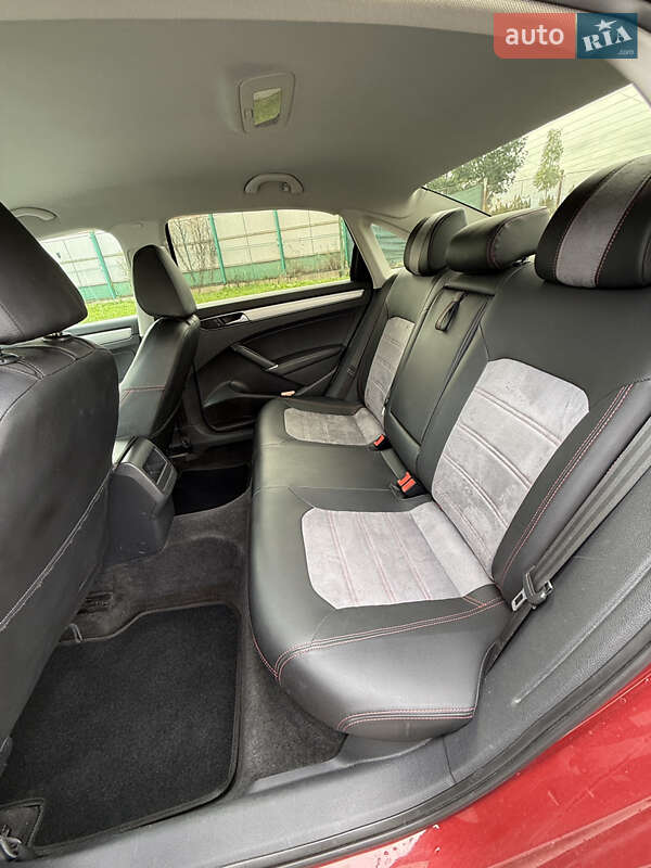 Седан Volkswagen Passat 2016 в Иршаве