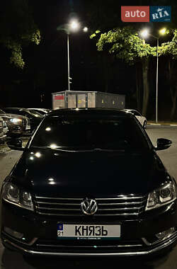 Седан Volkswagen Passat 2012 в Харкові