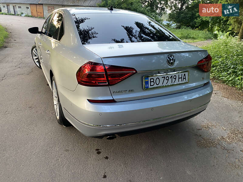 Седан Volkswagen Passat 2015 в Тернополе